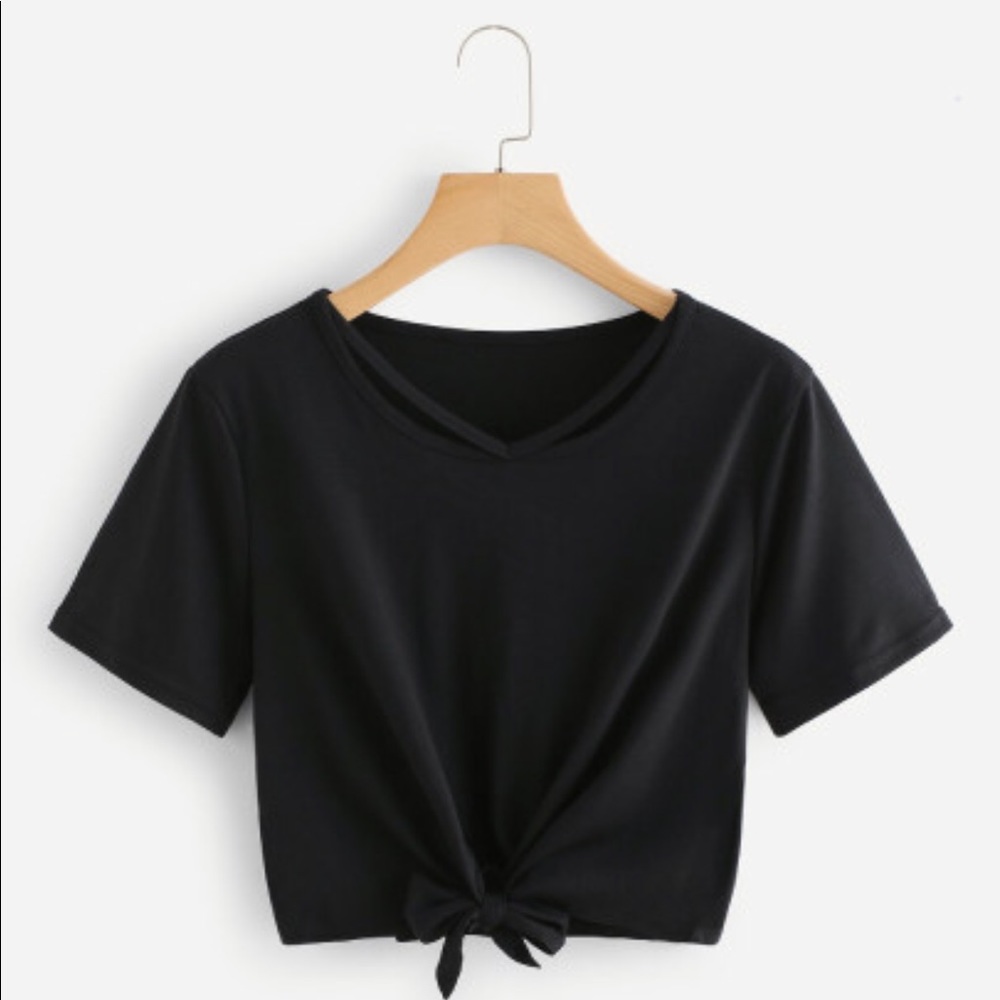 Knot Hem Hollow out Crop Tee